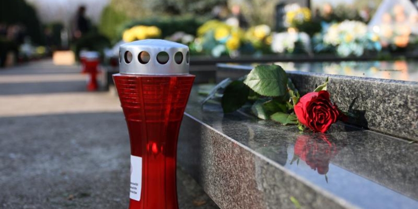 Predstavnici sindikalnih središnjica zapalili svijeće i položili vijenac u spomen na sve žrtve radničke borbe, poginule radnike i hrvatske branitelje, 29.04.2022.