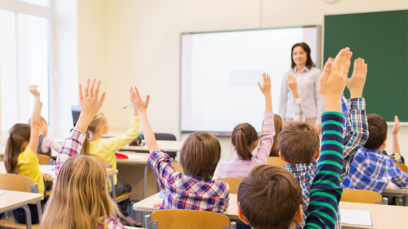 Svim učiteljima i prosvjetnim djelatnicima čestitamo Svjetski dan učitelja !